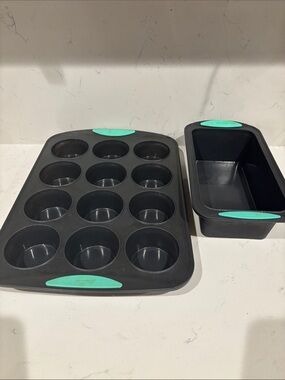 Trudeau  Black Silicone Muffin and Loaf Pan Set with Mint Accents